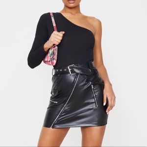 PRETTY LITTLE THING LEATHER SKIRT